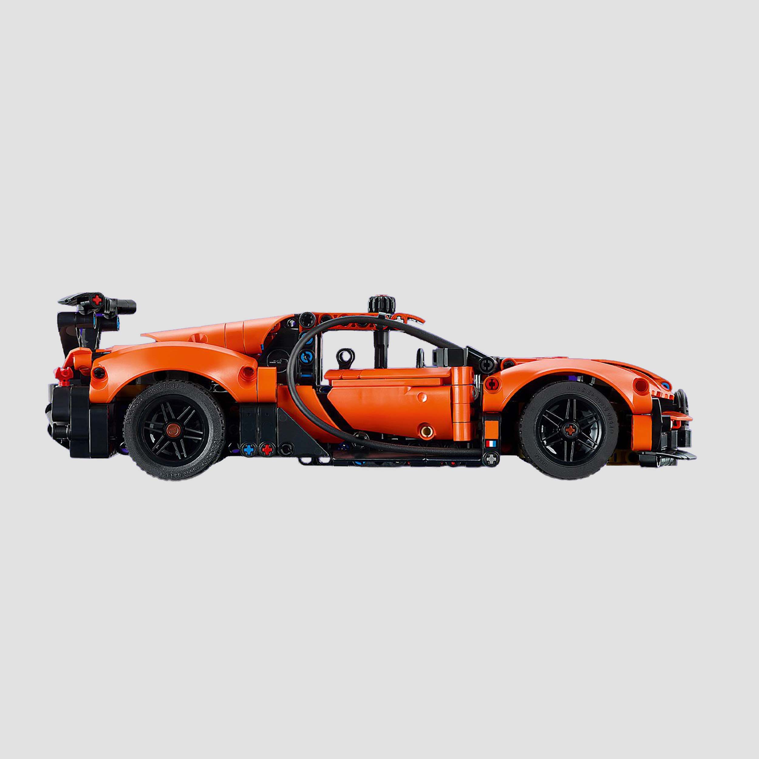 LEGO ®️ Technic ™️ Bugatti Chiron Pur Sport - Image 3